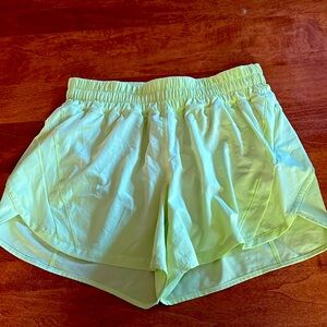 Lululemon Hotty Hot lined shorts